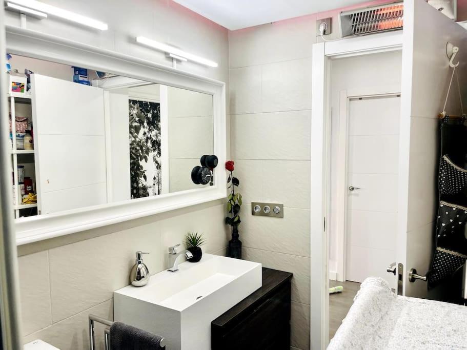 Nuevo!! Apartamento Lujo&Confort. Parking Sewilla Zewnętrze zdjęcie