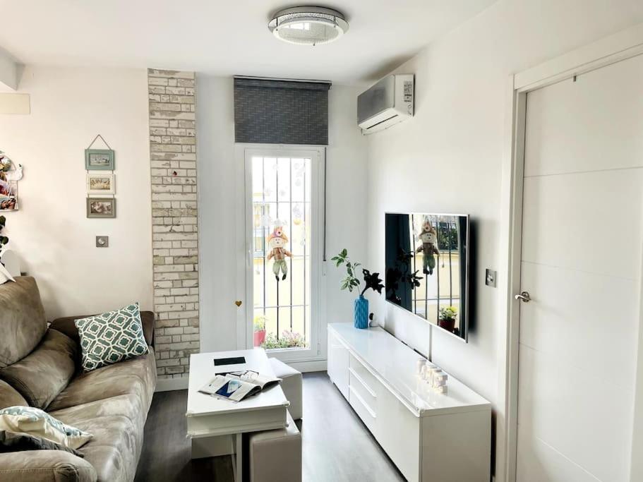 Nuevo!! Apartamento Lujo&Confort. Parking Sewilla Zewnętrze zdjęcie